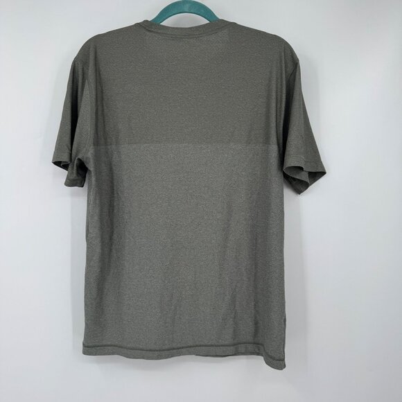 Vuori Shirt Mens Large  Grandview Tech Tee Gray greenish  Performance Lightweigh - Picture 6 of 9